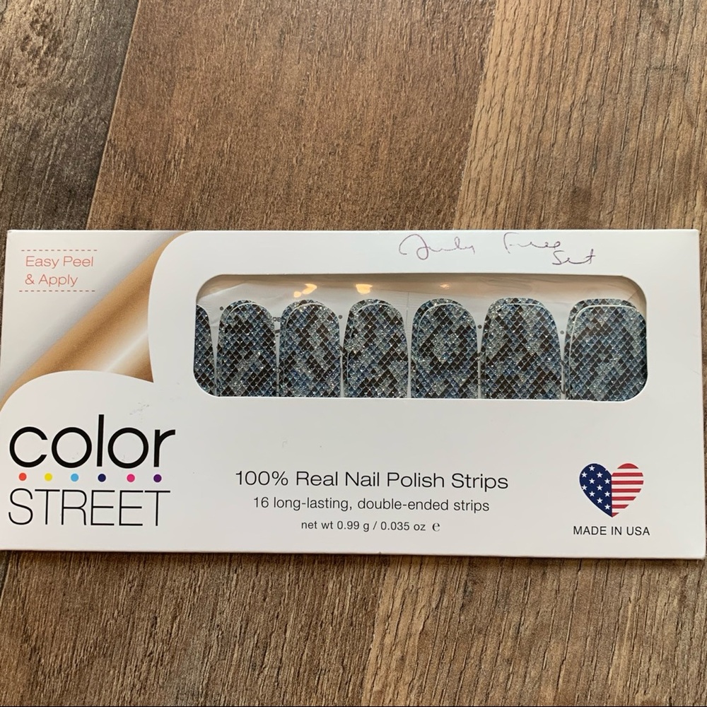 Color street Amazonia glitter nail strips